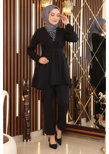 Taş Detaylı Kemerli Takım Siyah MSW19122 modelleri