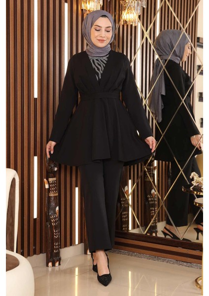 Taş Detaylı Kemerli Takım Siyah MSW19122 fırsatları