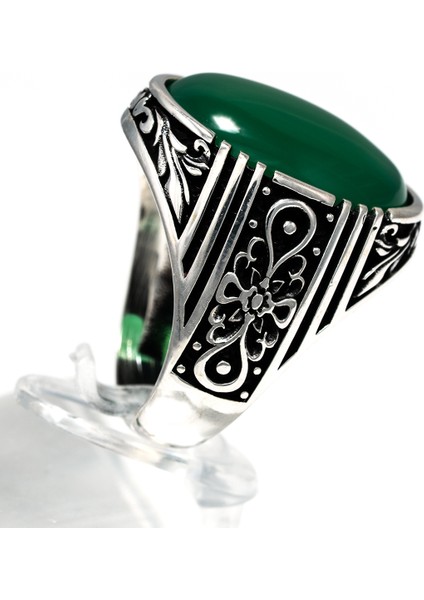 Yeşil Akik Taşlı 925 Ayar Gümüş Erkek Yüzük – Asil ve Dikkat Çekici Tasarım