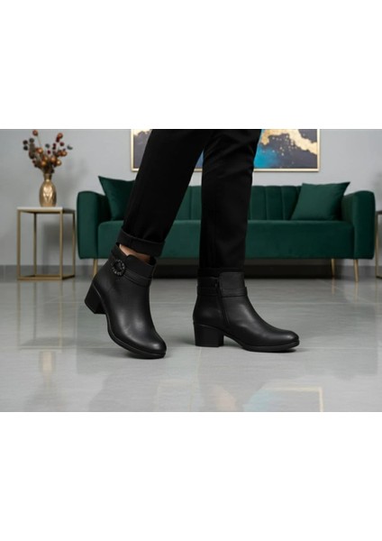 CB-61012-1 Kadın Deri Topuklu Bot