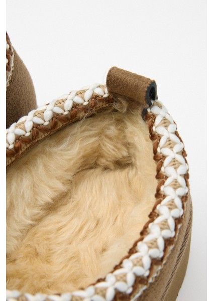 Bot 2525 - İçi Kürklü İşleme Detaylı Vizon Süet Kadın Bot