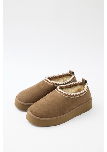 Bot 2525 - İçi Kürklü İşleme Detaylı Vizon Süet Kadın Bot