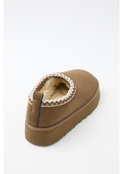 Bot 2525 - İçi Kürklü İşleme Detaylı Vizon Süet Kadın Bot