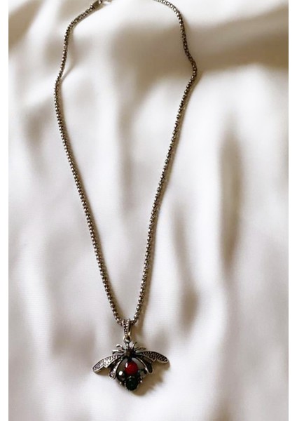 Kelebek Figür Gümüş Renk Kolye fiyatları