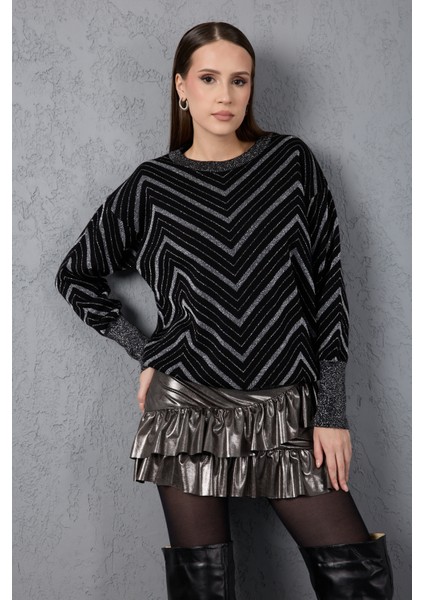 Kadın Siyah Geniş Manşetli Bisiklet Yaka Sim Desenli Triko Bluz fiyatları