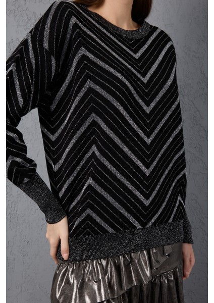Kadın Siyah Geniş Manşetli Bisiklet Yaka Sim Desenli Triko Bluz modelleri