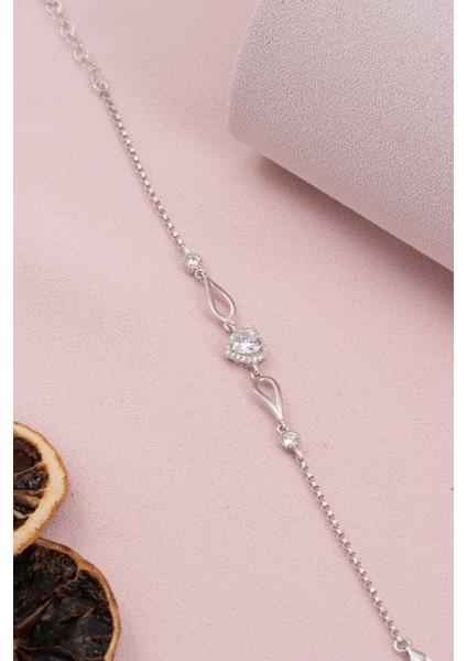 925 Ayar Gümüş Rodyumlu Zirkon Taşlı Beyaz Kalp Bileklik