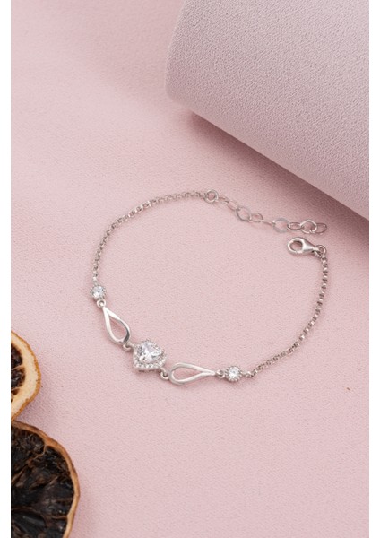 925 Ayar Gümüş Rodyumlu Zirkon Taşlı Beyaz Kalp Bileklik fiyatları