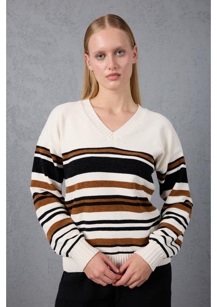 Kadın Beyaz Çizgili V Yaka Şönil Kadife Triko Kazak fiyatları