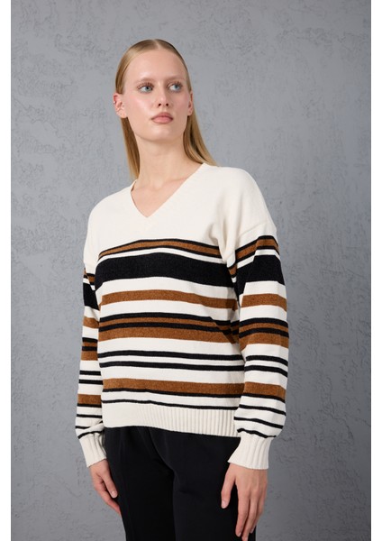 Kadın Beyaz Çizgili V Yaka Şönil Kadife Triko Kazak fırsatları