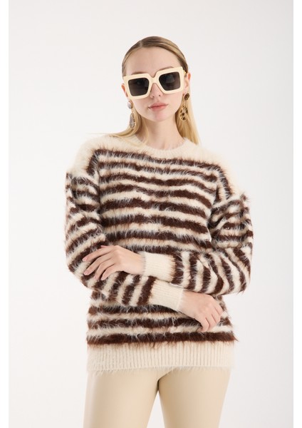 Kadın Ekru-Kahve Sakal Iplik Çizgili Bisiklet Yaka Triko Kazak fırsatları