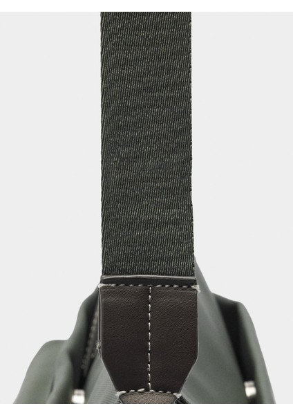 Teknik Kumaş Efektli Omuz Çantası indirimleri