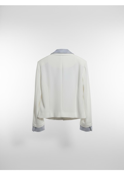 Kadın Rahat Kalıp Gömlek Yaka Detaylı Kısa Blazer Ceket - Beyaz fiyatları