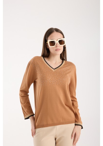 Kadın Bej Viskon Kumaş Taş Detaylı Kontrast Sim Biyeli V Yaka Triko Bluz