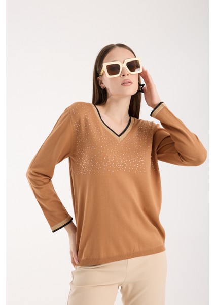 Kadın Bej Viskon Kumaş Taş Detaylı Kontrast Sim Biyeli V Yaka Triko Bluz fiyatları