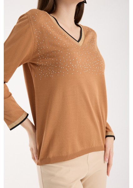 Kadın Bej Viskon Kumaş Taş Detaylı Kontrast Sim Biyeli V Yaka Triko Bluz modelleri