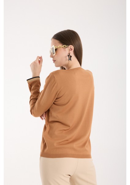 Kadın Bej Viskon Kumaş Taş Detaylı Kontrast Sim Biyeli V Yaka Triko Bluz