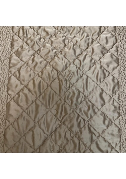 Saten Kapitone Elyaf Dolgulu Seccade (85 x 135 Cm.) fırsatları