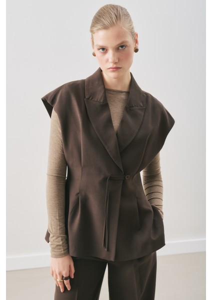 Dökümlü Tencel Kemerli Yelek Acı Kahve modelleri