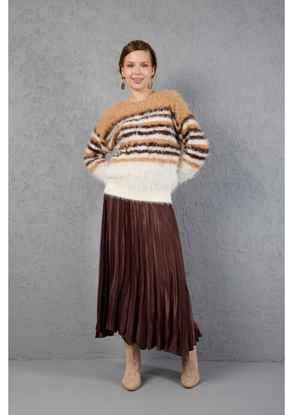 Bej-Beyaz Sakal Iplik Çizgili Bisiklet Yaka Triko Kazak