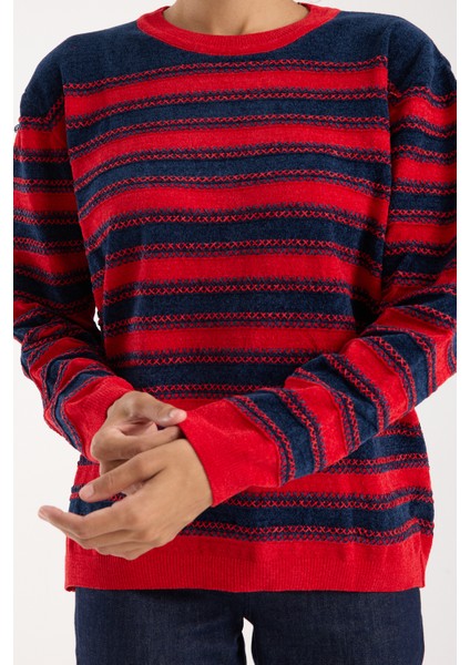 Kadın Laci-Kırmızı Çizgili Çapraz Kontrast Dikiş Detaylı Şönil Kadife Triko Bluz modelleri