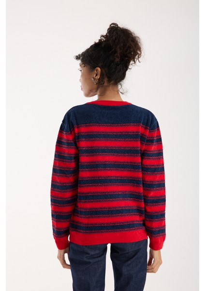 Kadın Laci-Kırmızı Çizgili Çapraz Kontrast Dikiş Detaylı Şönil Kadife Triko Bluz fırsatları