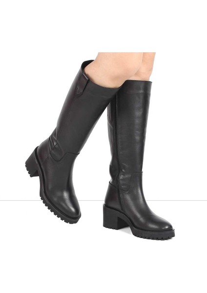Kadın Siyah Fermuarlı Deri Çizme