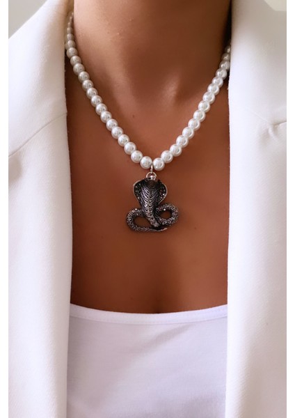 Yılan Figürlü Cam Inci Kolye