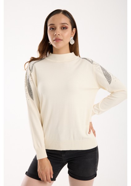 Kadın Ekru Elit Viskon Kumaş Taş Detaylı Omuzlar Yarım Balıkçı Yaka Triko Bluz fiyatları