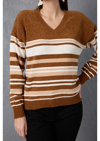 Kadın Taba Çizgili V Yaka Şönil Kadife Triko Kazak