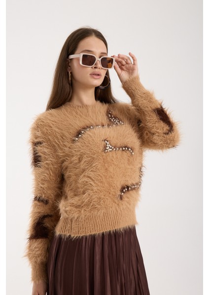 Kadın Bej Sakal Iplik Inci Detaylı Bisiklet Yaka Triko Kazak