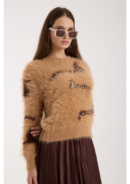 Kadın Bej Sakal Iplik Inci Detaylı Bisiklet Yaka Triko Kazak fırsatları