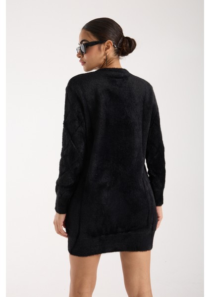 Kadın Siyah Sakal Iplik Taş Detaylı Bisiklet Yaka Triko Kazak