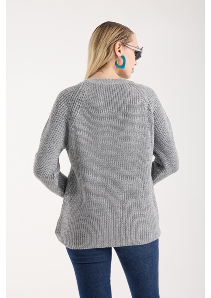Kadın Gri Selanik Örgü Reglan Kollu Bisiklet Yaka Simli Triko Kazak