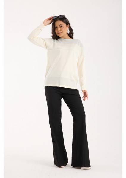 Kadın Ekru Viskon Kumaş Kayık Yaka Simli Triko Bluz