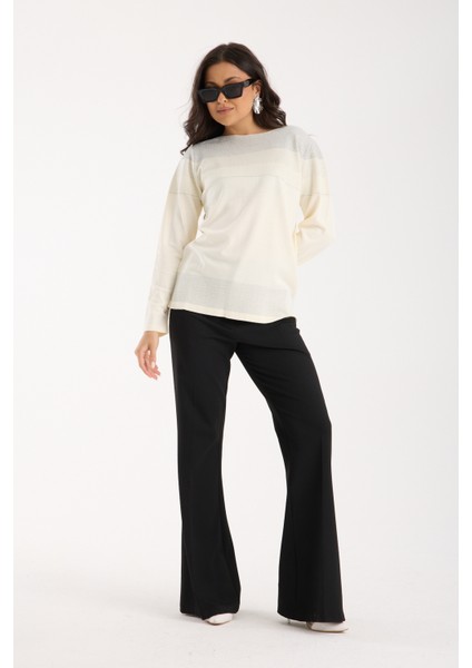 Kadın Ekru Viskon Kumaş Kayık Yaka Simli Triko Bluz
