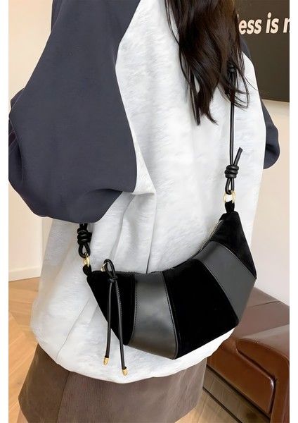 Siyah Kruvasan Omuz Çantası