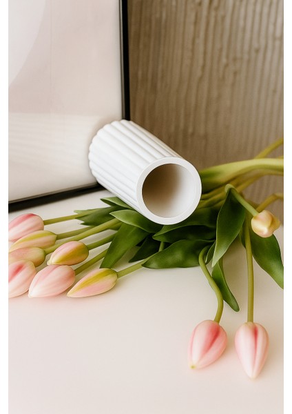 Modern Beyaz Seramik Vazo – El Yapımı Çizgili Beton Vazo – Minimalist Ev & Banyo Dekoru (17.8×7.7 cm) fırsatları