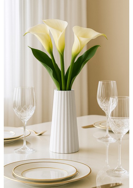 Modern Beyaz Seramik Vazo – El Yapımı Çizgili Beton Vazo – Minimalist Ev & Banyo Dekoru (17.8×7.7 cm)