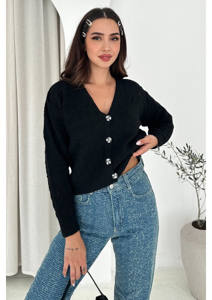 Kadın V Yaka Düğmeli Triko Hırka – Textured Grace