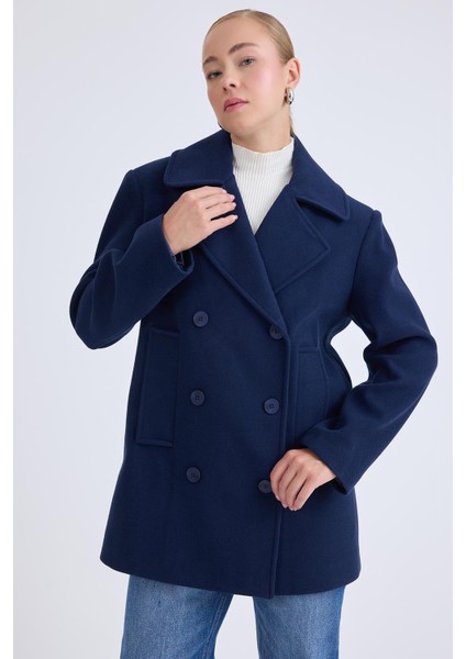 Düğmeli Büyük Cepli Kısa Kaşe Kaban