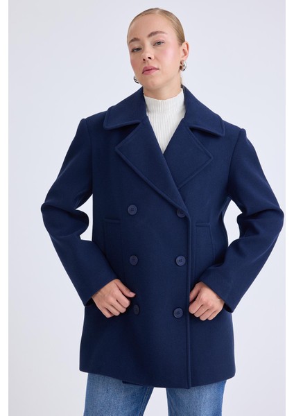 Düğmeli Büyük Cepli Kısa Kaşe Kaban modelleri