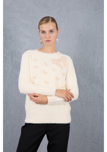Kadın Ekru Sakal Iplik Boncuk Nakışlı Bisiklet Yaka Triko Kazak fiyatları
