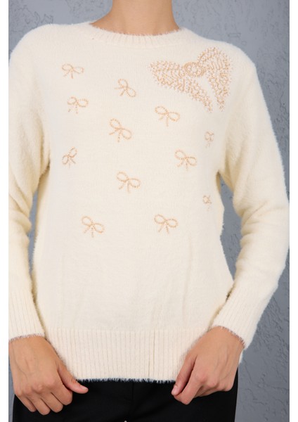 Kadın Ekru Sakal Iplik Boncuk Nakışlı Bisiklet Yaka Triko Kazak