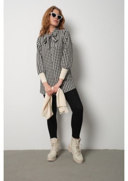 Kadın Ekru Fitilli Triko Süveter ve Kareli Gömlek Ikili Kombin