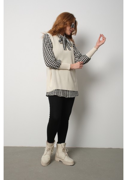 Kadın Ekru Fitilli Triko Süveter ve Kareli Gömlek Ikili Kombin