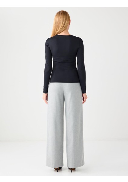 Siyah Dar Kesim Bisiklet Yaka Uzun Kollu Bluz