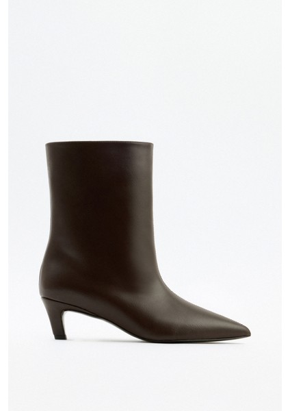 Bot 2515 - Sivri Burun Dikiş Detaylı Acı Kahve Kadın Bot