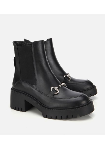 01BOH313190A100 KADIN Deri Siyah Tokalı Lastik Detaylı Kalın Tabanlı Topuklu Bot fiyatları