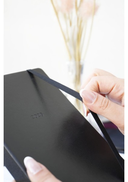 Classic 2026 Günlük Ajanda 13x21 cm Sert Kapak Ivory 70gr.